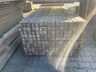 Ca. 100x Azobe Palen Fijnbezaagd Gepunt, 60x60mm, lengte 275cm